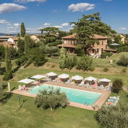 Dom wakacyjny Pretty In Castiglione Del With Garden *