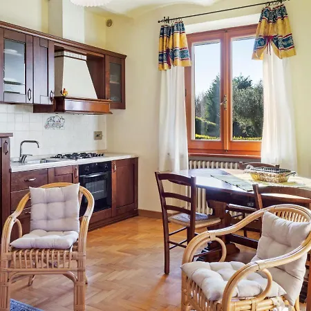 Pretty In Castiglione Del With Garden Tatil Evi Castiglione del Lago