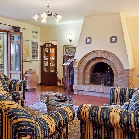 Tatil Evi Pretty In Castiglione Del With Garden