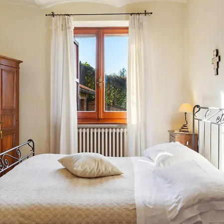 Pretty In Castiglione Del With Garden Tatil Evi *