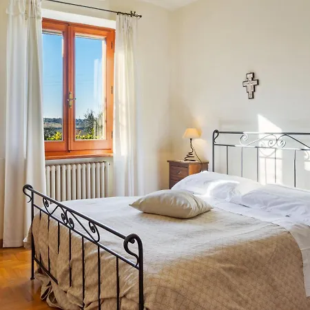 Tatil Evi Pretty In Castiglione Del With Garden
