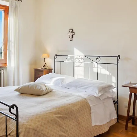 Tatil Evi Pretty In Castiglione Del With Garden